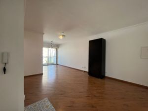 Image 1 - 879668