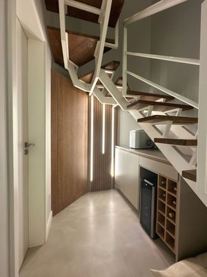 Image 7 - 879669