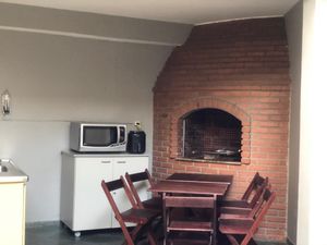 Image 16 - 879672