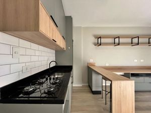 Image 4 - 879673