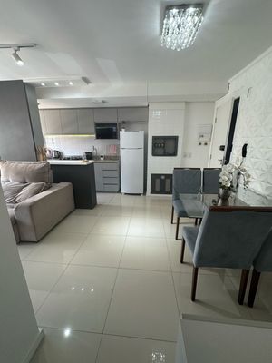 Image 11 - 879674