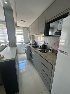 Image 7 - 879674