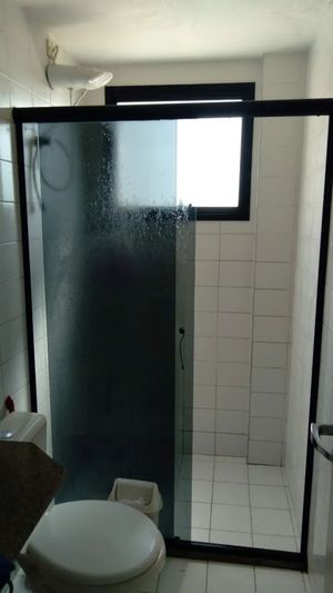 Image 8 - 879675
