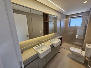 Image 15 - 879676