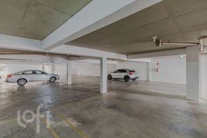 Image 16 - 879680