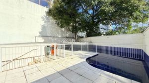 Image 21 - 879680