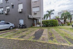Image 31 - 879683