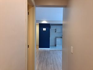 Image 19 - 879683