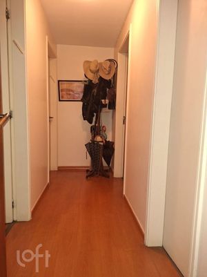 Image 4 - 879684