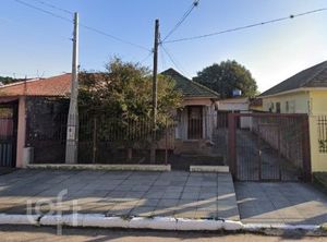 Image 9 - 879685