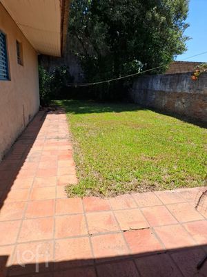 Image 7 - 879685