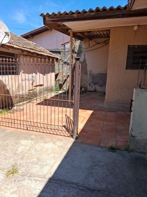 Image 6 - 879685