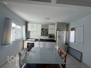 Image 2 - 879687