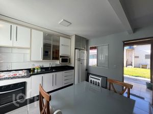 Image 1 - 879687