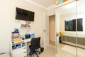 Image 8 - 879689
