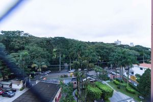 Image 5 - 879689
