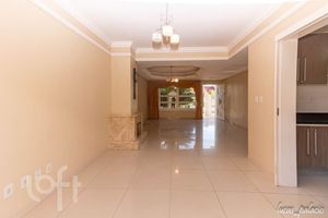 Image 7 - 879690