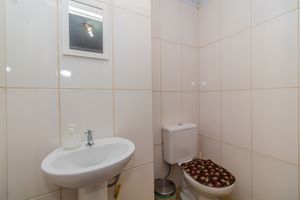 Image 20 - 879693