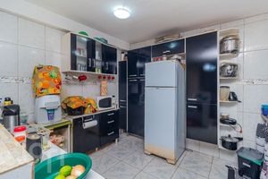 Image 3 - 879695