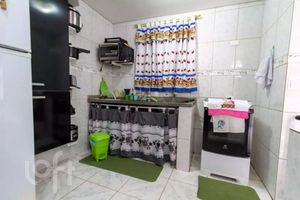 Image 4 - 879695