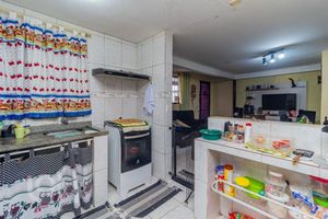 Image 5 - 879695