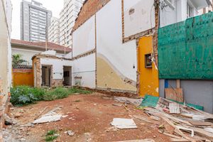 Image 13 - 879700