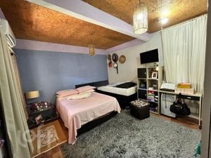 Image 9 - 879703