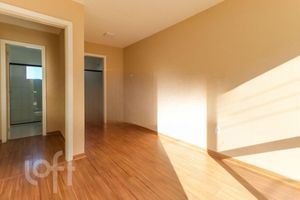 Image 19 - 879704