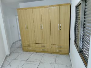 Image 8 - 879705