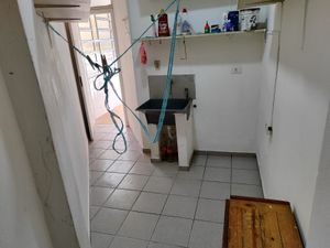 Image 5 - 879705