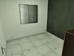 Image 19 - 879705