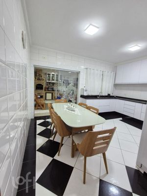 Image 4 - 879706