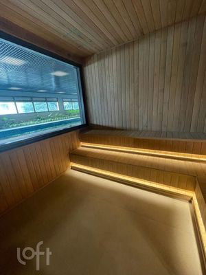 Image 8 - 879709