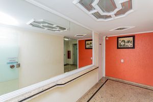 Image 33 - 879715