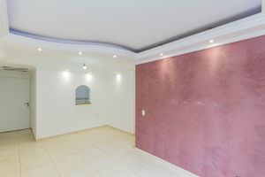 Image 4 - 879715