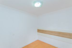 Image 13 - 879715