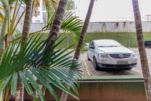 Image 16 - 879715