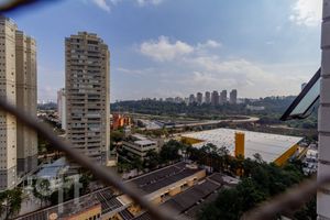 Image 18 - 879725
