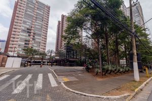 Image 69 - 879725