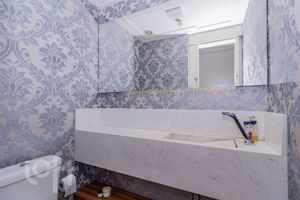 Image 19 - 879725