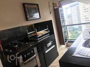 Image 9 - 879725