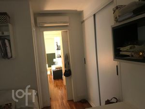 Image 17 - 879725