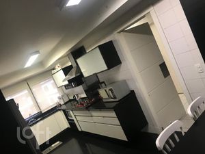 Image 10 - 879725