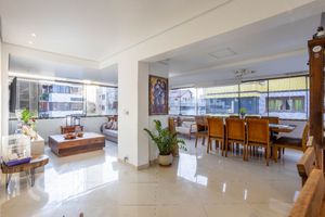 Image 37 - 879726