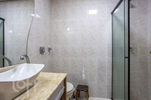 Image 19 - 879726