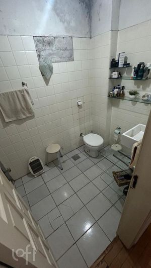 Image 13 - 879728