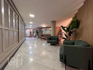 Image 33 - 879730