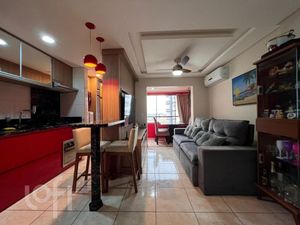 Image 4 - 879730