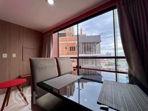Image 10 - 879730