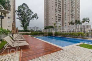 Image 66 - 879731